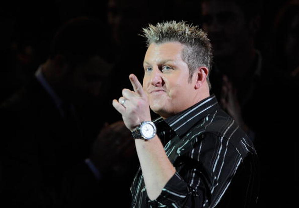 Rascal Flatts’ Gary LeVox Gets Fit With the Shake Weight