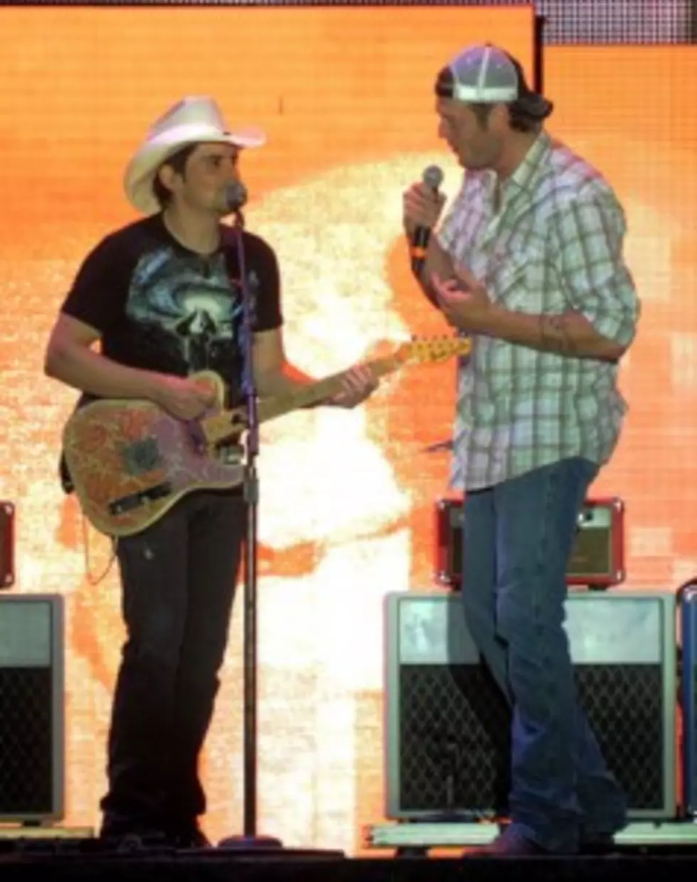 Blake Shelton And Brad Paisley Duet On The Voice[Video]