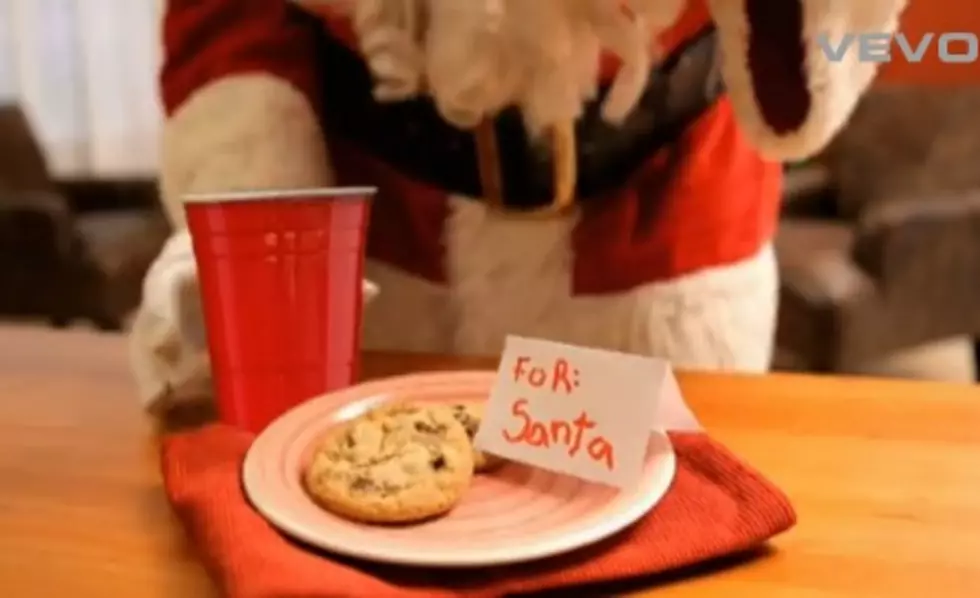 New Holiday Version Of &#8216;Red Solo Cup&#8217; [VIDEO]