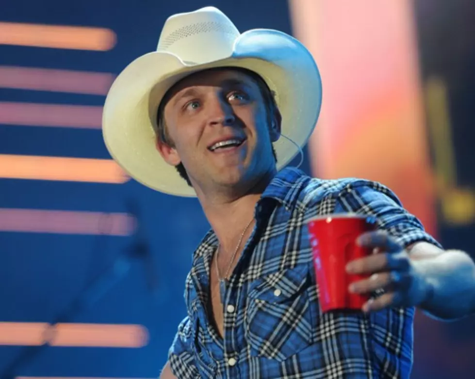 Justin Moore Gets Booted From A Restaurant