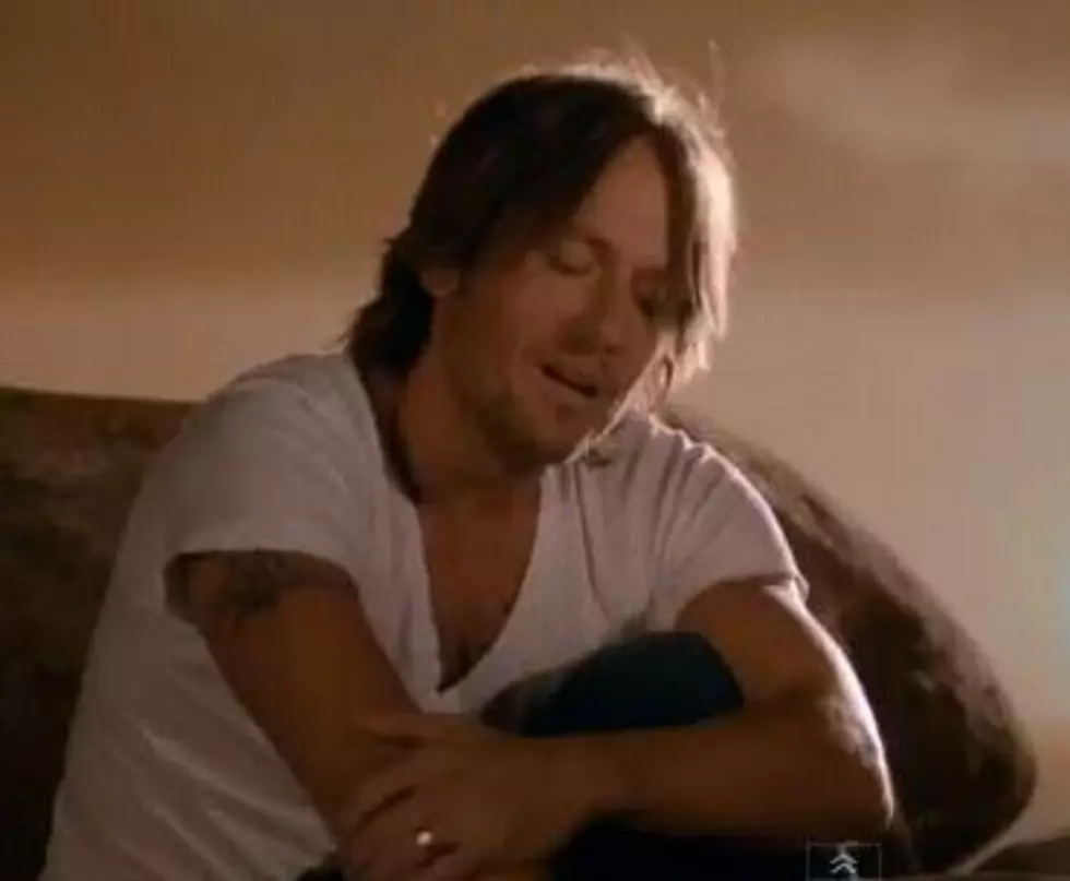 Keith Urban Breaks His Silence To Play A Benefit For Sick Children [VIDEO]
