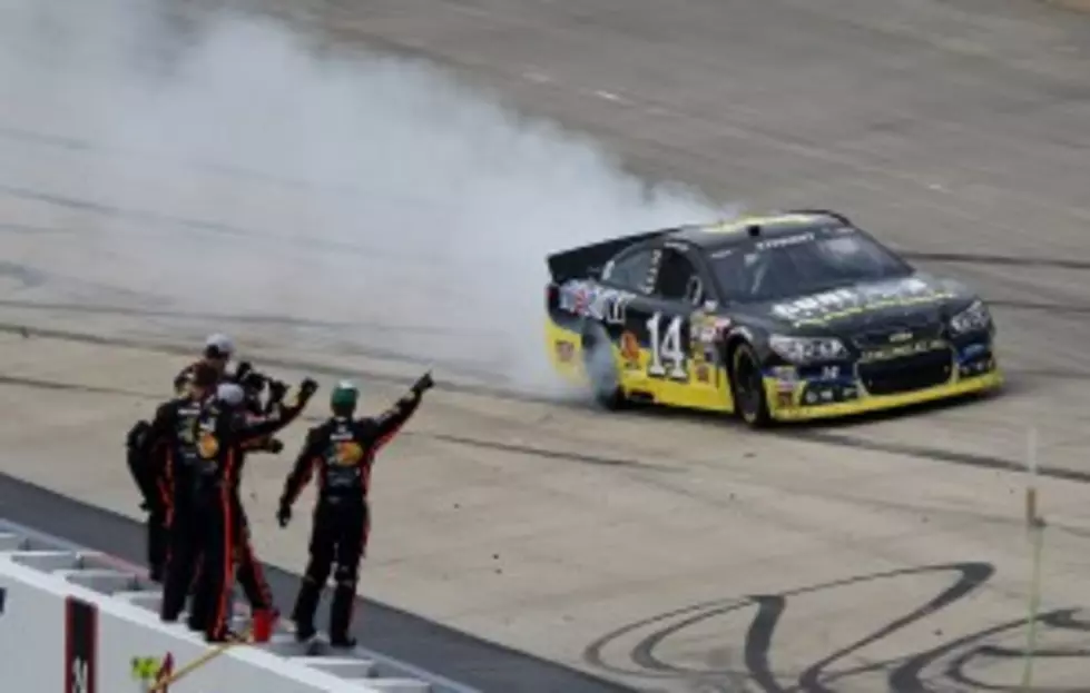 Tony Stewart Rallies To Win At Dover [VIDEO]