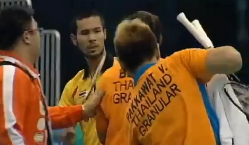 Fight Breaks Out During Badminton Game [VIDEO]