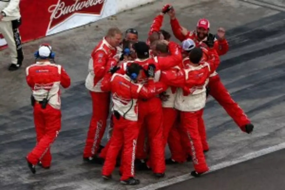 Kevin Harvick Wins, Jimmie Johnson Widens Cup Lead