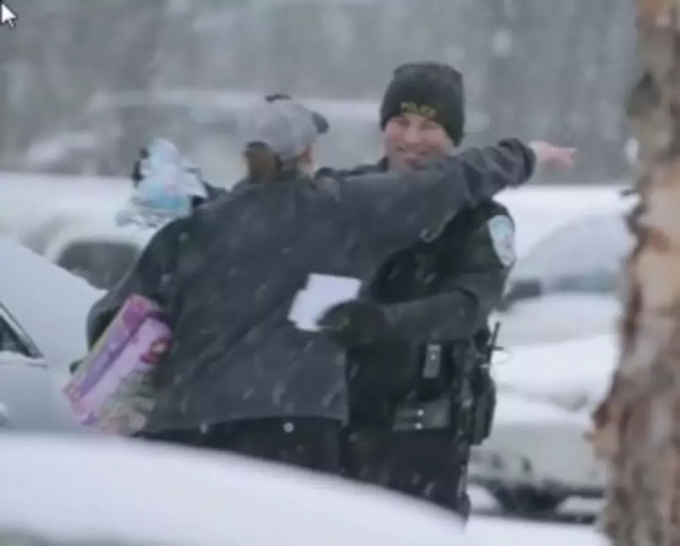 Michigan Police Department Gives Gifts Instead Of Tickets
