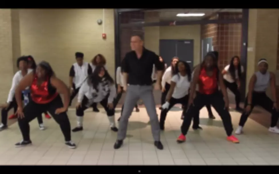 High School Teacher Leads His Students In Choreographed Dance To &#8220;Uptown Funk&#8221; [VIDEO]