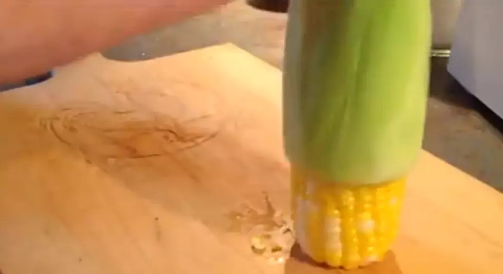 Why Have I Never Seen This? Easiest Way To Shuck A Corn [VIDEO]