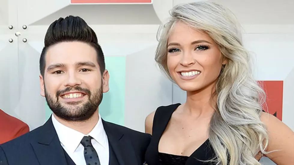 Look How Shay Mooney + His Fiancée Announced They&#8217;re Expecting! [PICTURE]