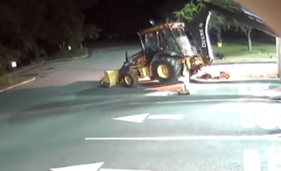 Guy Uses a Backhoe to Break into an ATM [VIDEO]