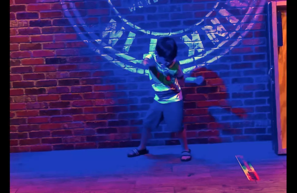 Adorable Kid Dances To Luke Combs &#8216;Beer Never Broke My Heart&#8217; [VIDEO]