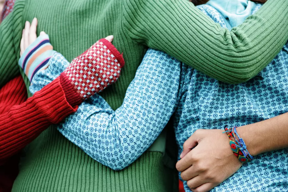 This Video Of Two Toddlers Hugging Is Adorable