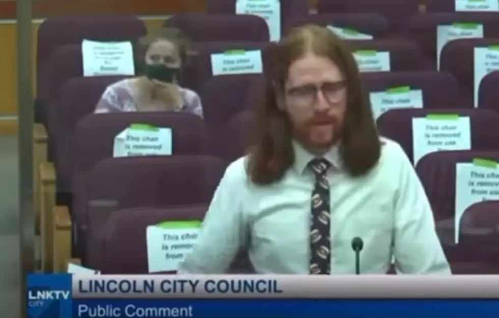 Nebraska Man Argues Against Boneless Wings At Council Meeting [WATCH]