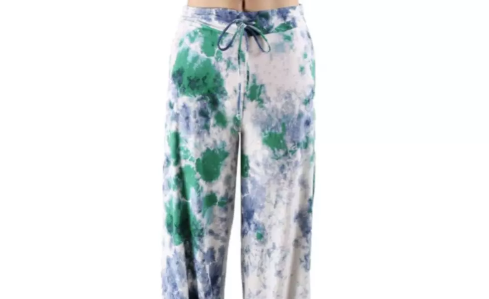 Women Are Going Nuts for These $15 Pants From Amazon