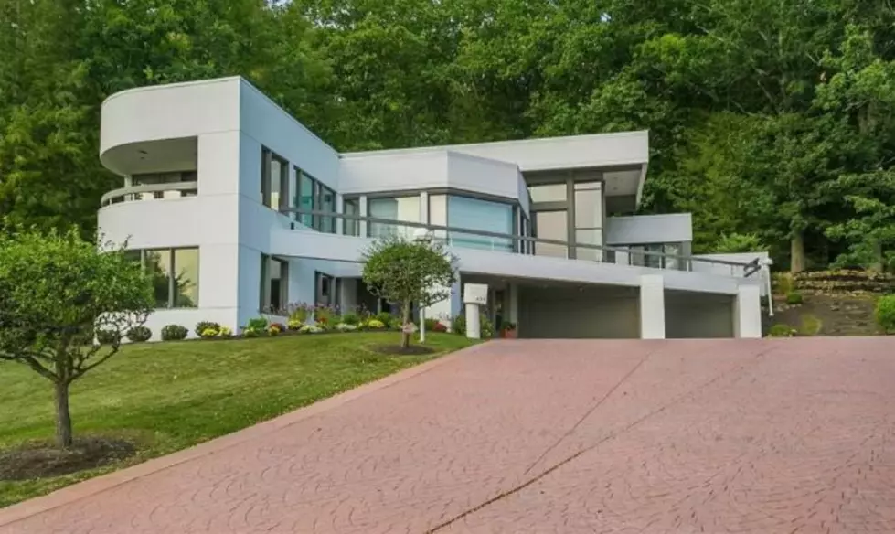 This House Looks Like It Belongs in Los Angeles, But It’s In WNY! [PHOTOS]