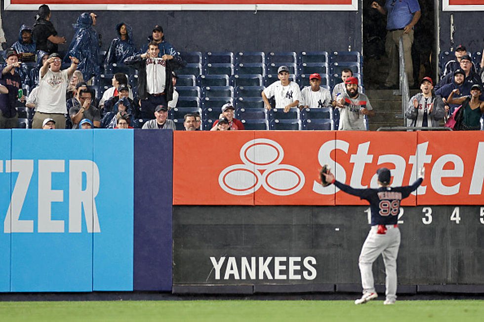 Yankees Fan Banned For Life After Incredibly Stupid Stunt [WATCH]