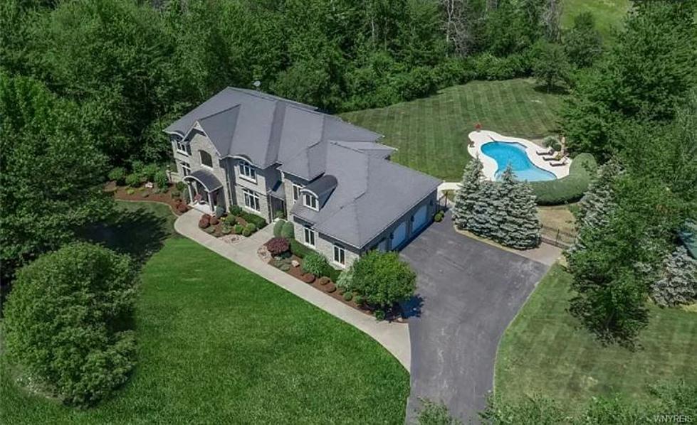 Former Buffalo Sabres Player Sells Gorgeous Million-Dollar Clarence Home [PICS]