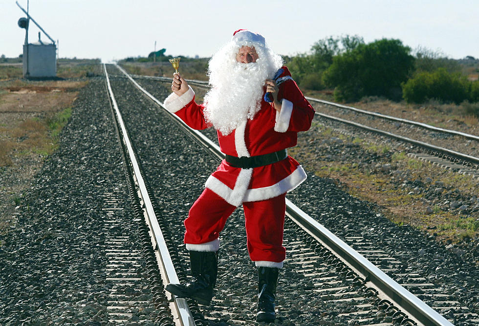 Santa's Coming To Hamburg This Weekend On A Special Train