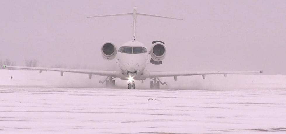 [VIDEO] How Does The Buffalo Niagara Airport Clear Snow?