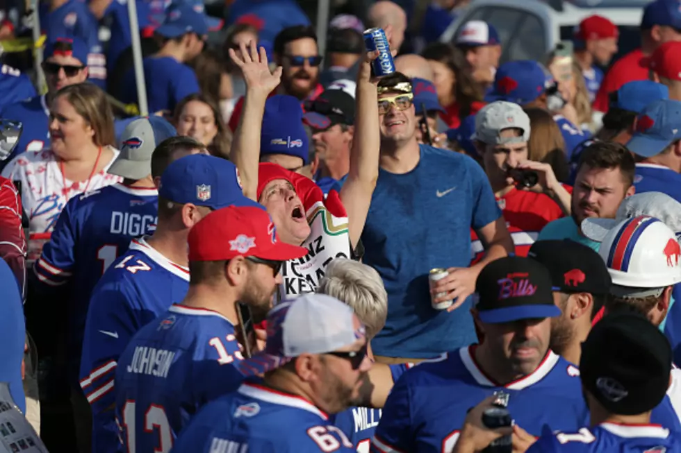 Sabres’ Alex Tuch Starts Bills “Shout Song” at Tailgate [VIDEO]