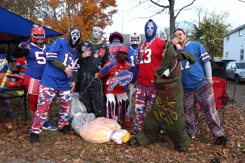 The Best Halloween Costumes From Last Night’s Bills Game