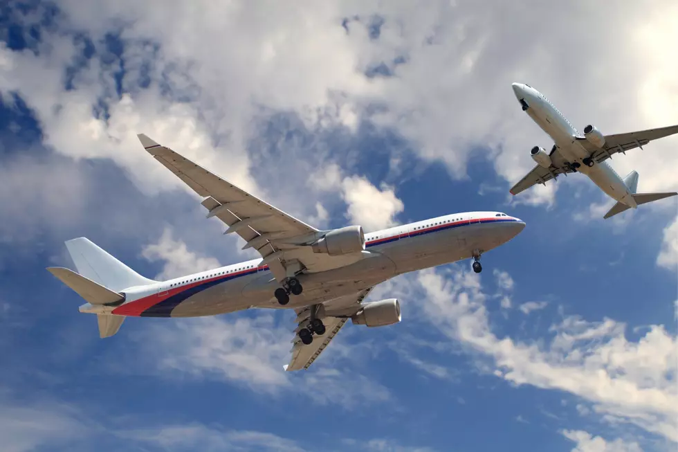 Buffalo Bound Plane Almost Has Terrifying Mid-Air Collision