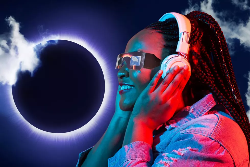 5 Country Songs You Need To Add To Your Epic Eclipse Playlist