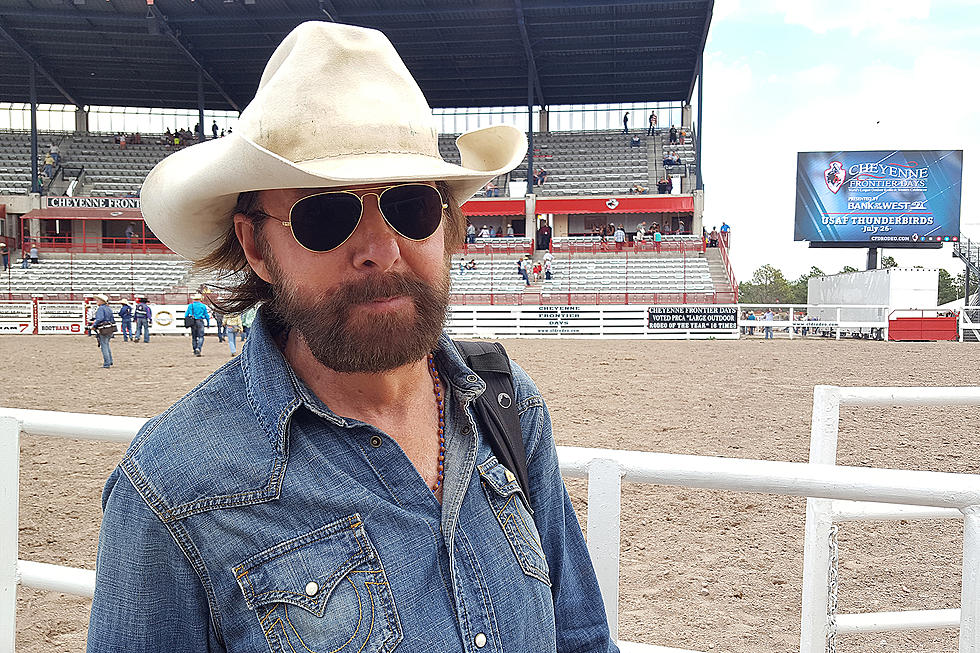 Country Legend Ronnie Dunn Shot Cheyenne Frontier Days Rodeo Action
