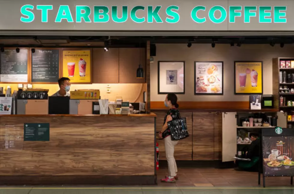 Starbucks is First National Restaurant Chain to Require Face Masks