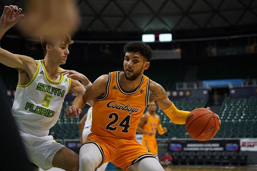 Wyoming claims consolation title in Hawaii