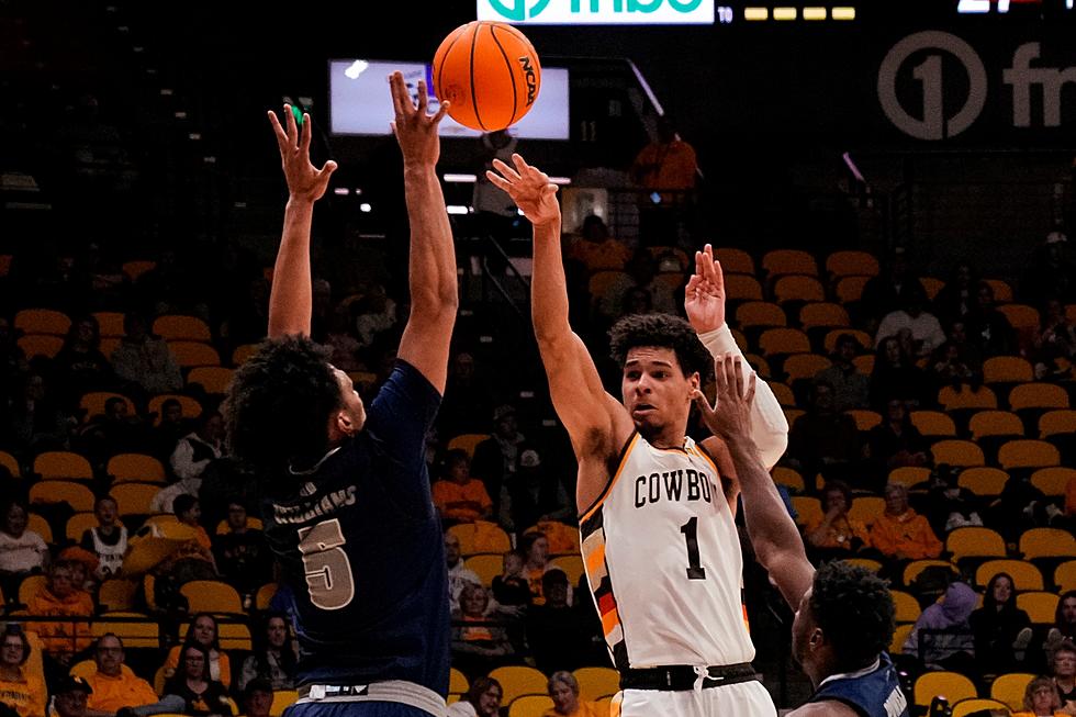 Seniors Go Out in Style in 80-71 Upset of Nevada