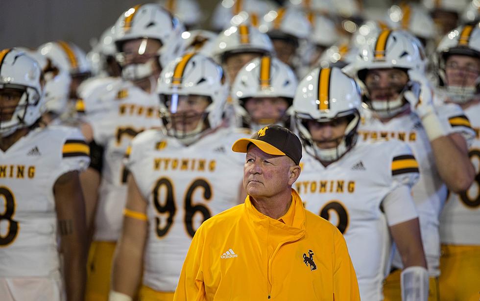 Wyoming's Staff Sticks With Texas QB Despite Two ACL Tears