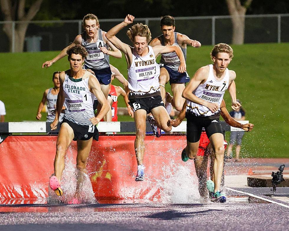 Holtzen Breaks Steeplechase School Record at NCAA West First Rounds