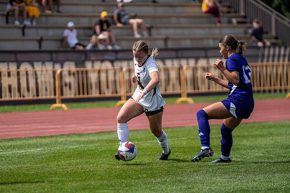 Wyoming Soccer Rallies in Second Half to Down Omaha, 2-1
