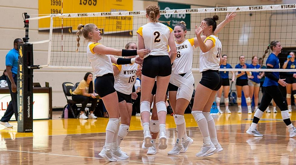 Cowgirl Volleyball Ready for Home, Road Split