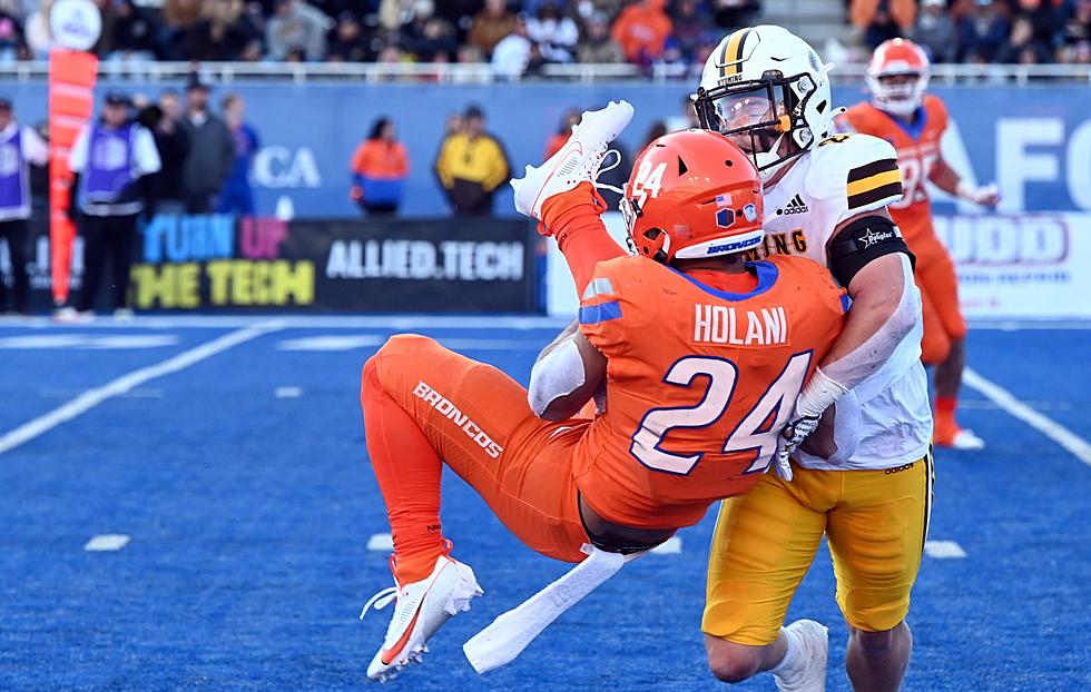 Boise State Blows out Cowboys, 32-7