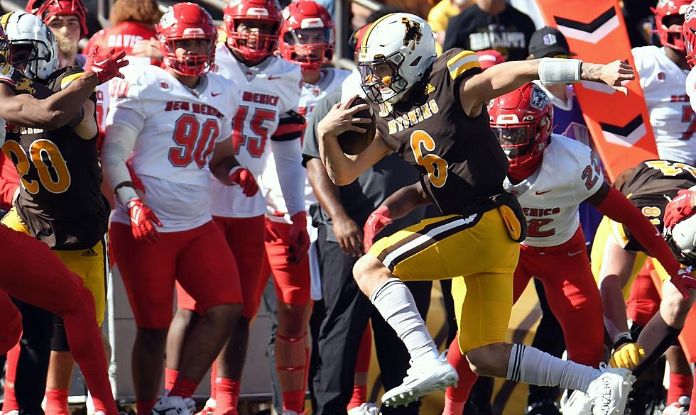 Wyoming's Offensive Captains Call Player's Only Meeting