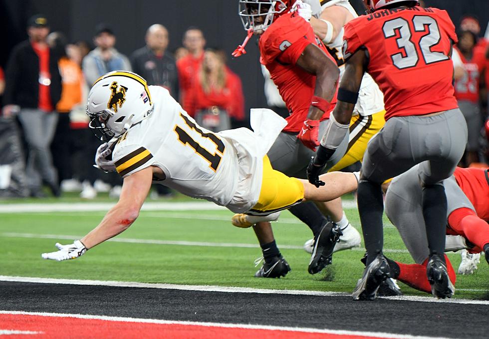 Wyoming Title Hopes Dashed in 34-14 Loss at UNLV