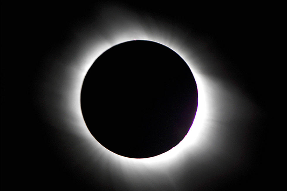 Eclipse Moves Through Wyoming, Drawing Thousands