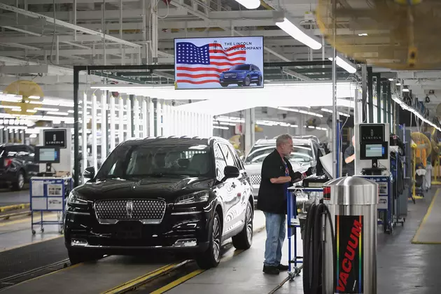 US Manufacturing Contracts Fall for Fourth Straight Month