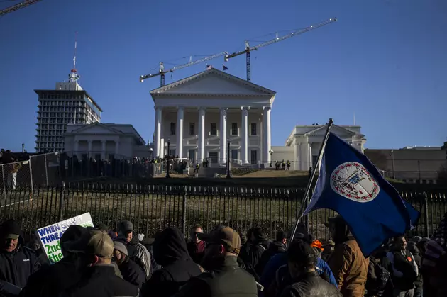 Thousands Rally in Virginia&#8217;s Capital for Gun Rights