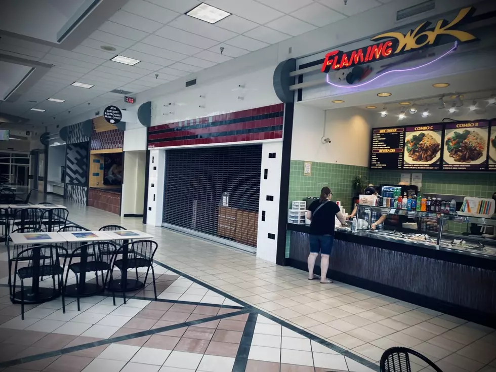 Last Stand Standing: Flaming Wok Is The Only Vendor Left in Eastridge Mall Food Court