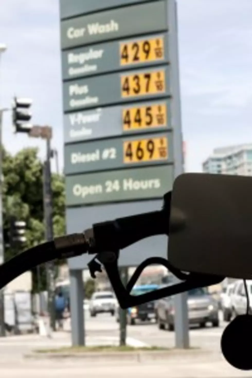 Gas Prices Fall As Memorial Day Weekend Arrives