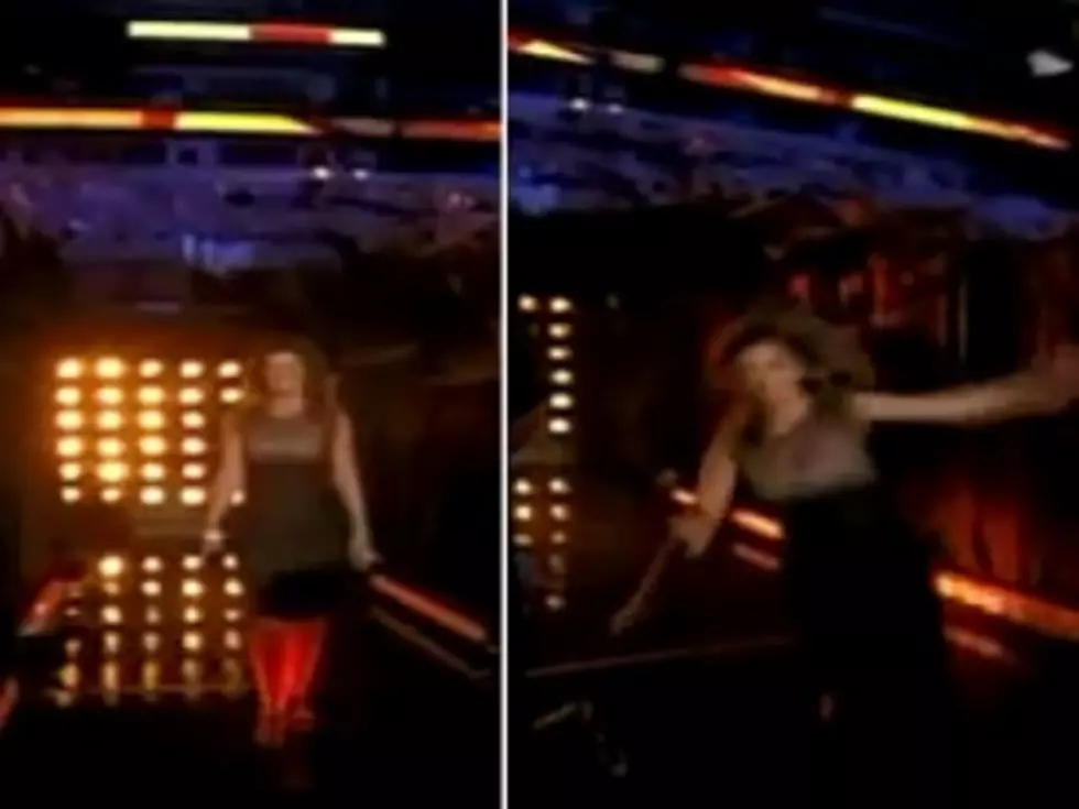 Shania Twain Tumbles At CMT Music Awards [VIDEO]