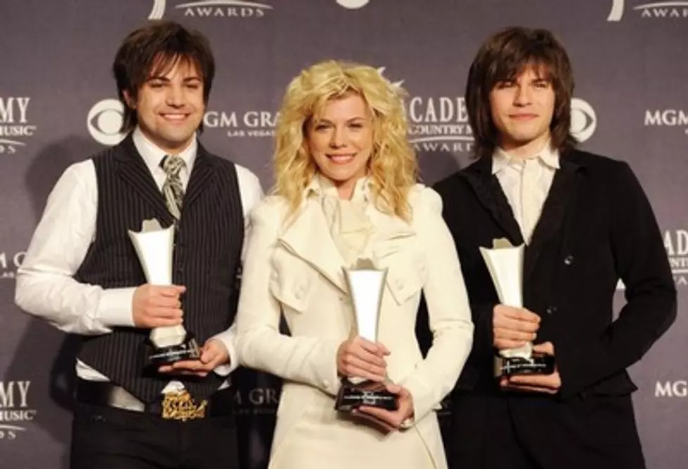 The Band Perry Sells Out Headlining Show In 20 Minutes!