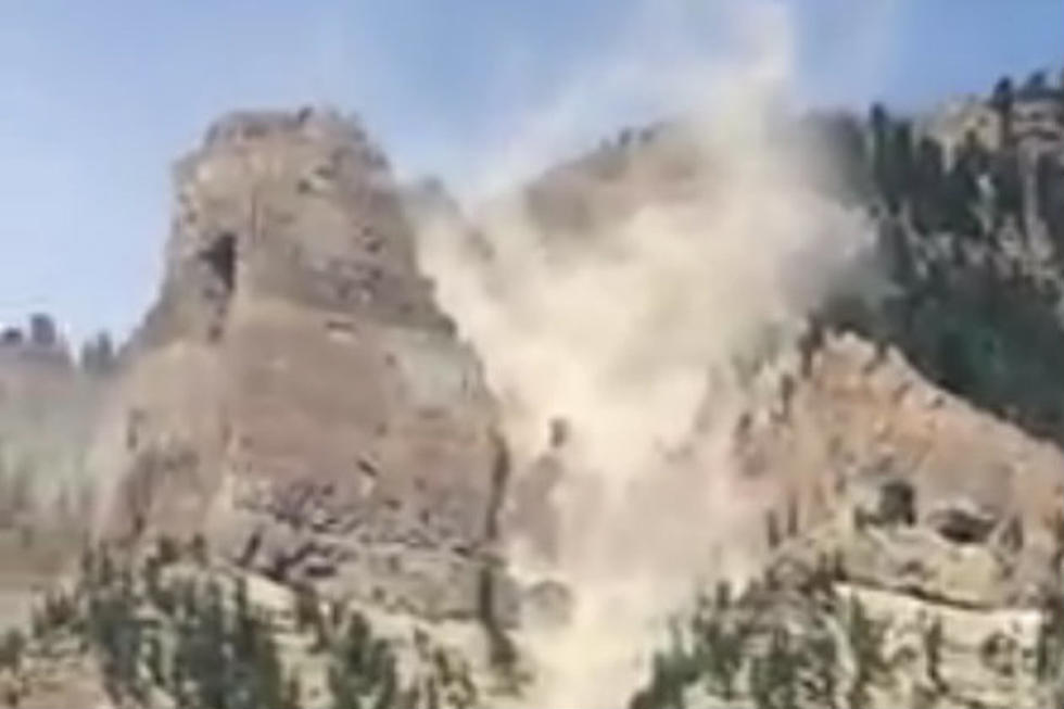 Boulders Tumble and Dust Flies During Earthquake at Granite Creek [VIDEO]