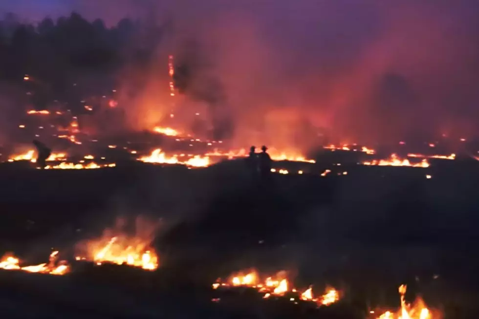 Brave Wyoming Hotshots Maintain Fireline During 2017 Fire Season [VIDEO]