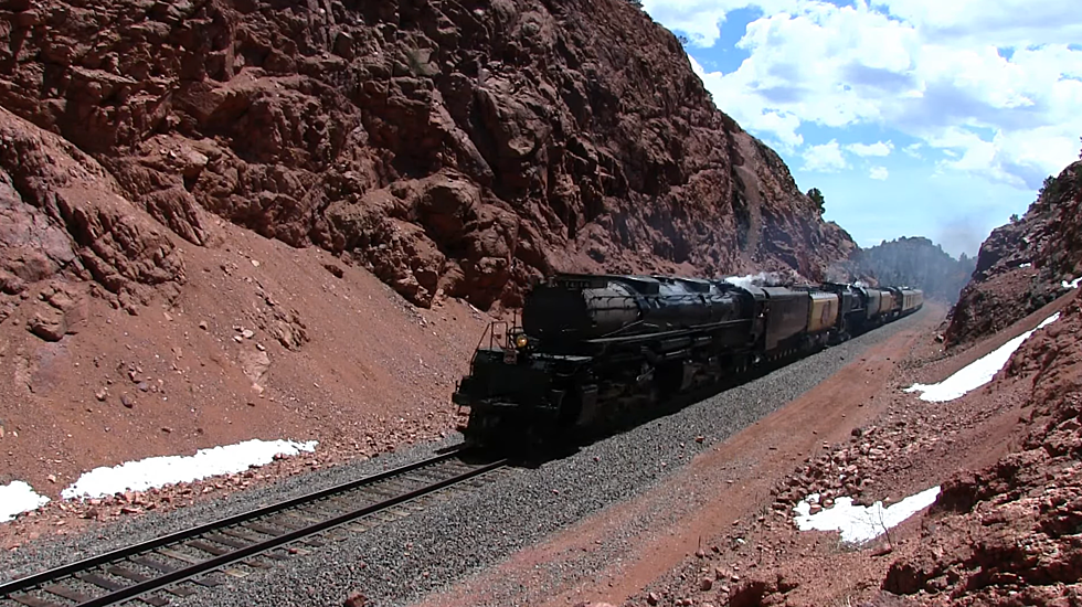 5 Epic Videos of Big Boy Steam Engine Roaring Through Wyoming