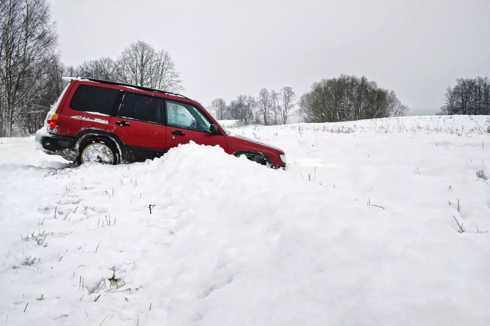 5 Items To Keep In Your Car For When You Get Stuck In Snow