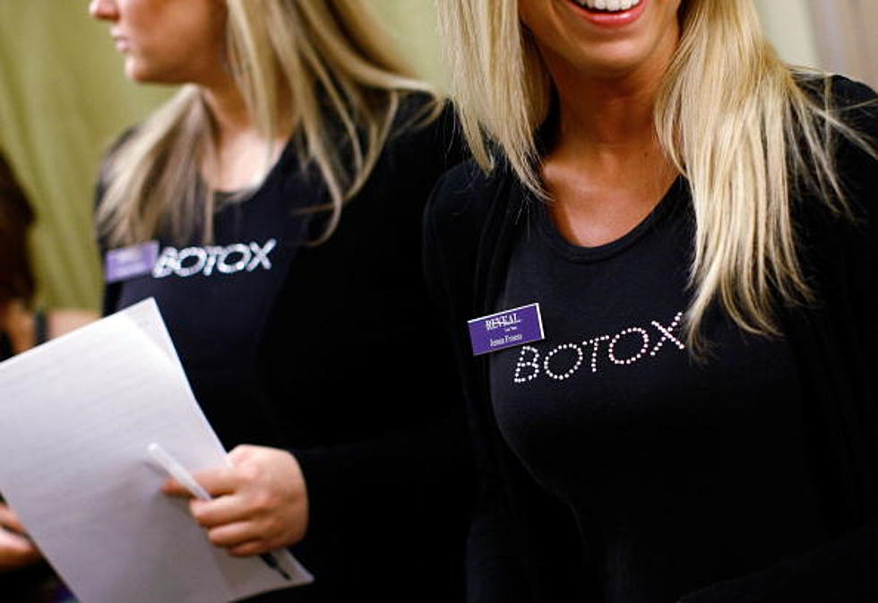 DOUCHE OF THE DAY–Mom Injects Daughter With Botox