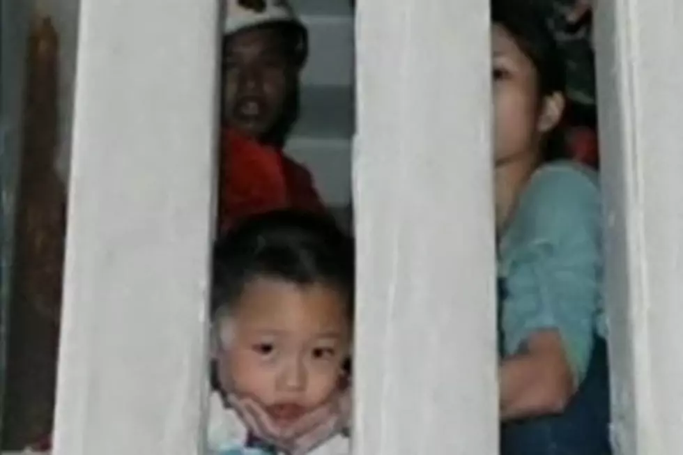 Chinese Boy Gets His Head Stuck in Wall